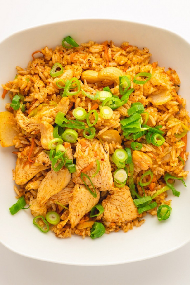 €7.99 Chicken Fried Rice 🍚 We snuck this little divil onto the menu last week! Traditional dry frie...