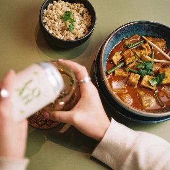 Pour one out for the week you've had 🙏🏽 camile.ie

Pictured: Chu Chee Curry w/ Tofu